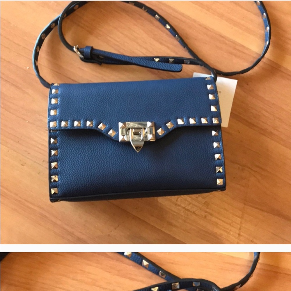 inzi navy studded crossbody